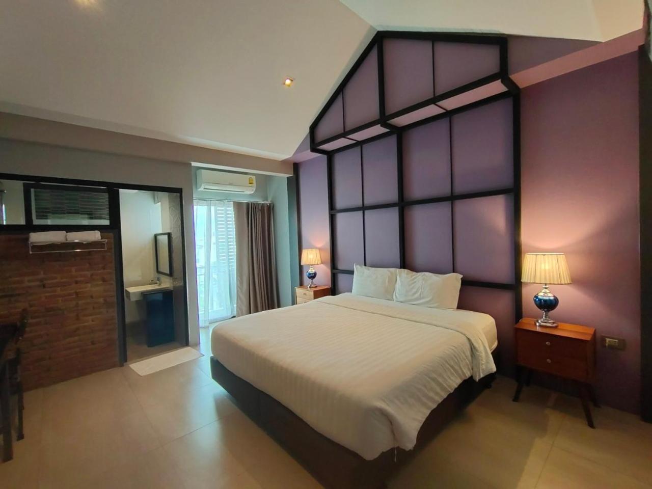 Qoo Hotel Бурирам Экстерьер фото