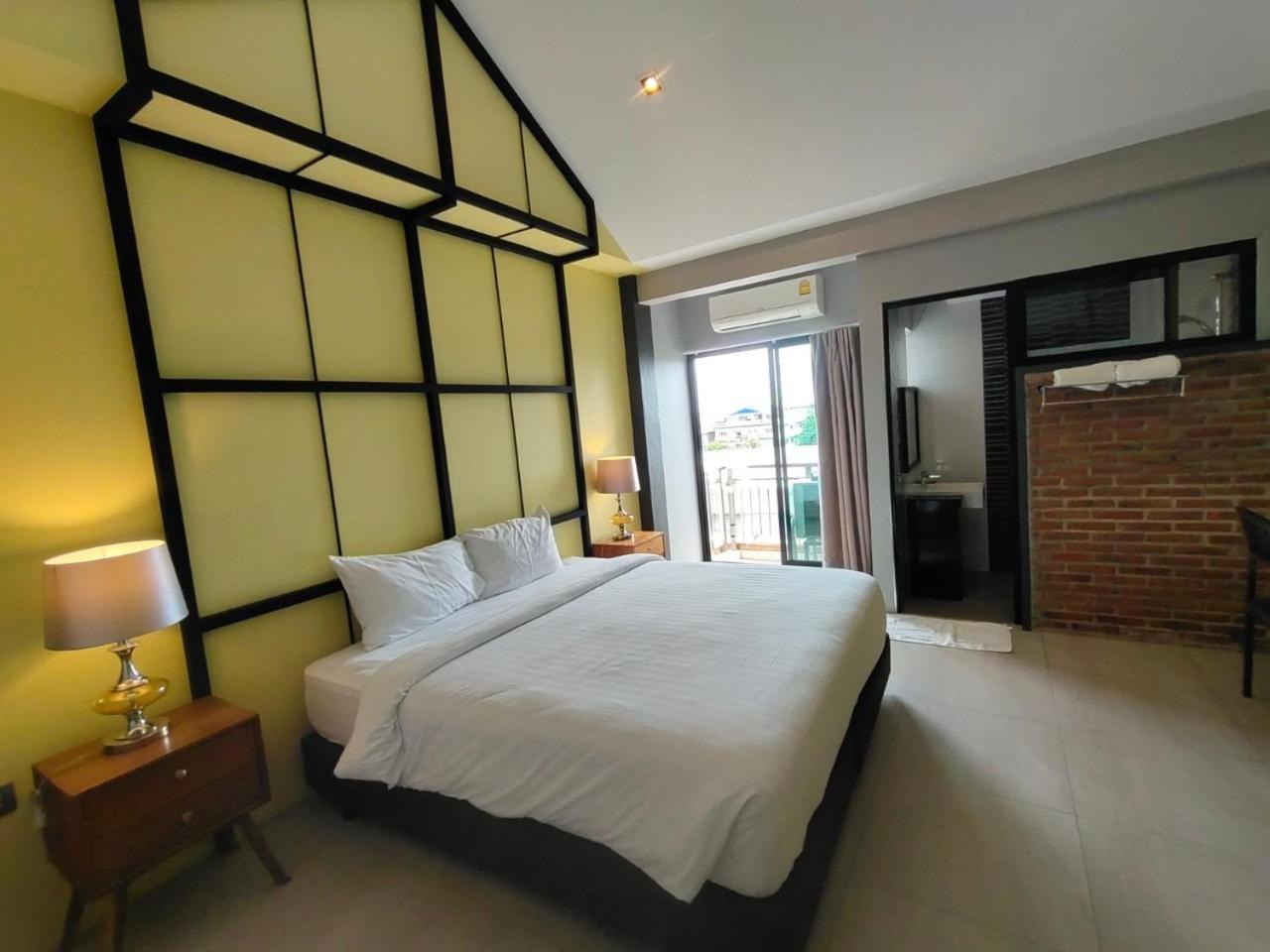 Qoo Hotel Бурирам Экстерьер фото